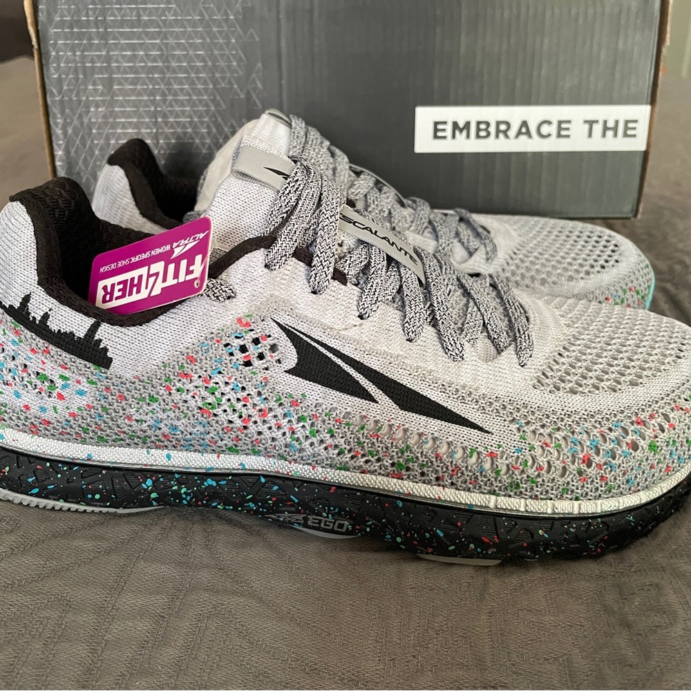 Altra women’s Escalante racer NEW NYC limited edition size 7.5
